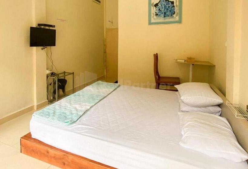 غرفة قياسية, Wisma Pinggir Redpartner