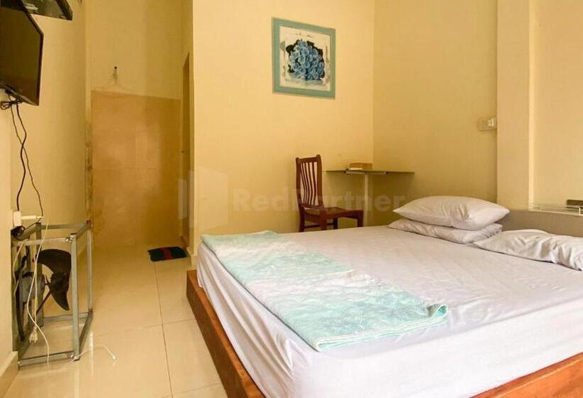 Quarto Estandar, Wisma Pinggir Redpartner