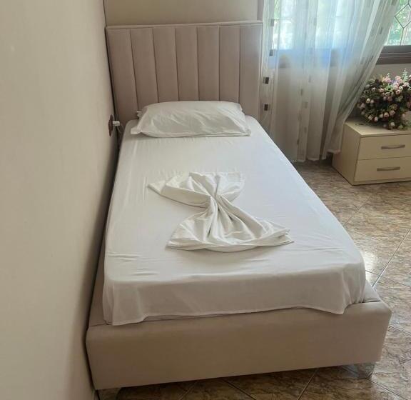 스탠다드 트리플 발코니 룸, Guesthouse Vlore