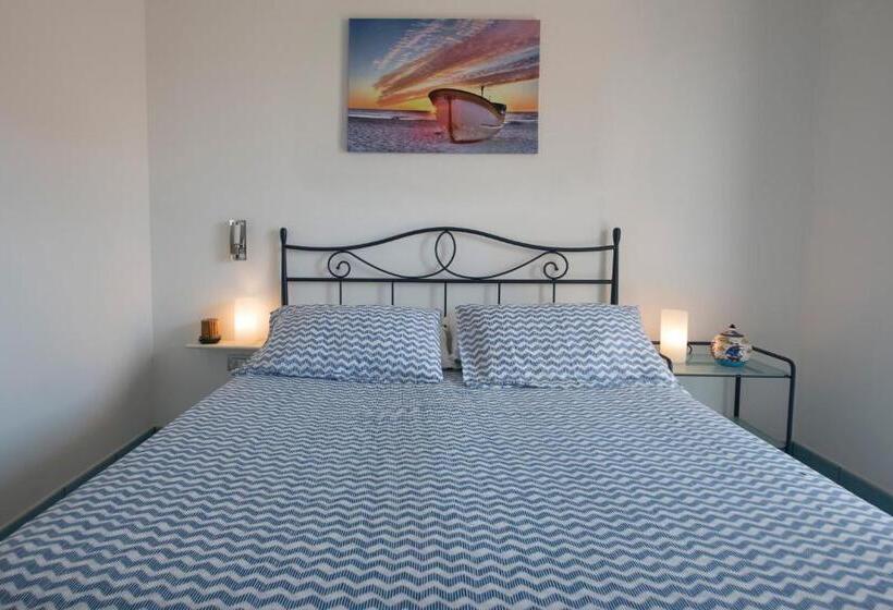 דירת חדר, Residence Flora