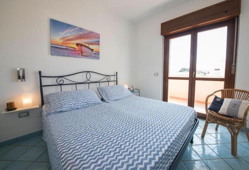 דירת חדר, Residence Flora