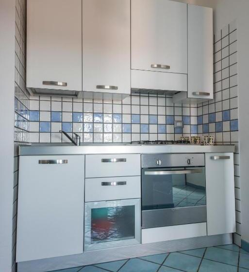 דירת שני חדרים, Residence Flora