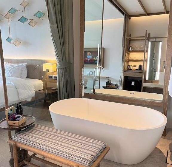 חדר דלוקס נוף בריכה, Sea View Resort & Spa Koh Chang