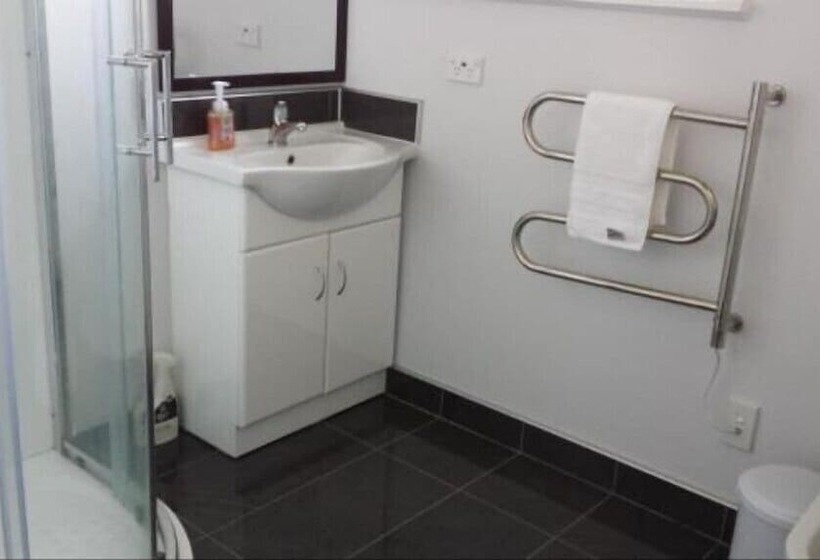 Номер Стандарт Совместная Ванная, Airport Silver Fern Accommodation