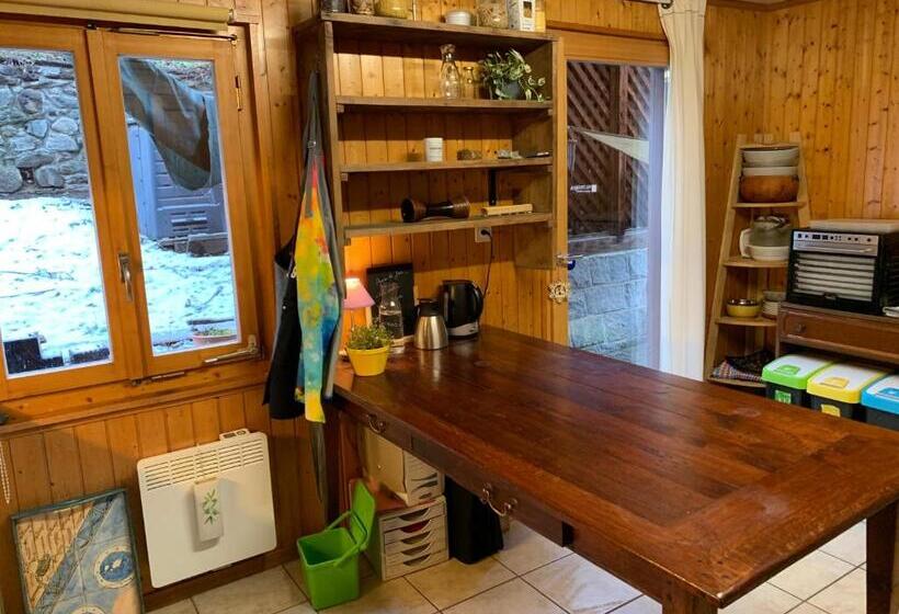 חדר משפחתי נוף להרים, La Cure De Vernamiège