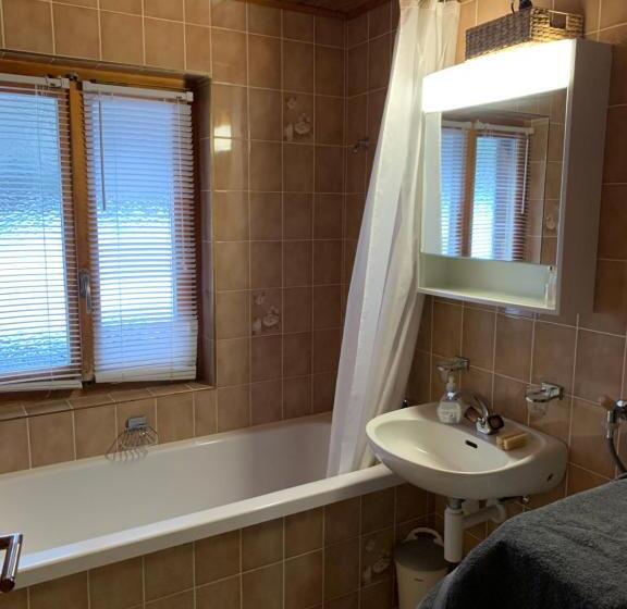 חדר משפחתי נוף להרים, La Cure De Vernamiège