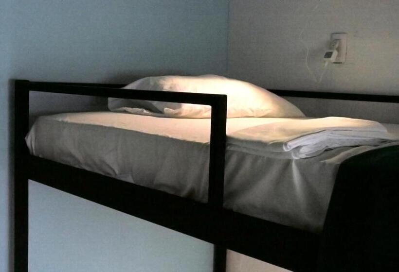 تختخواب در اتاق مشترک, Blue Bicycle House