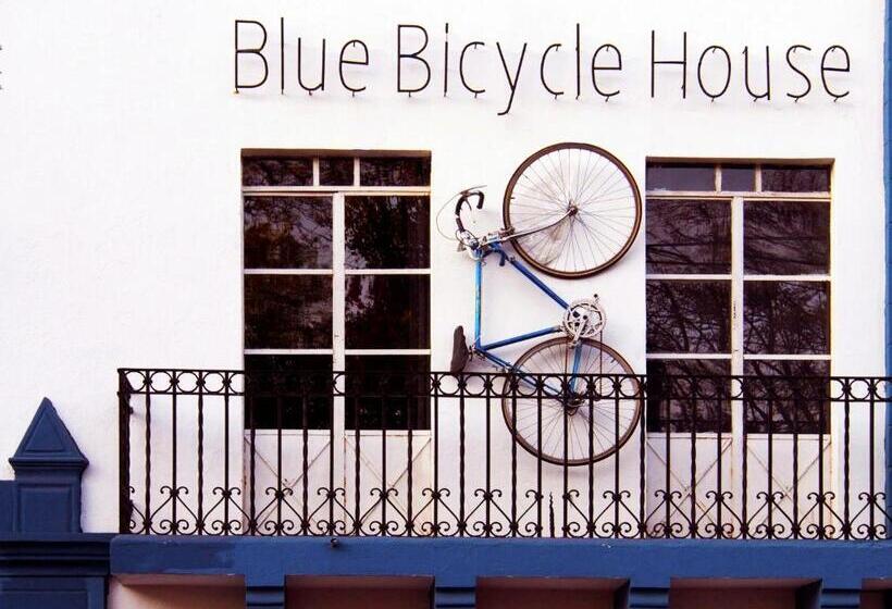 اتاق استاندارد سه نفره, Blue Bicycle House