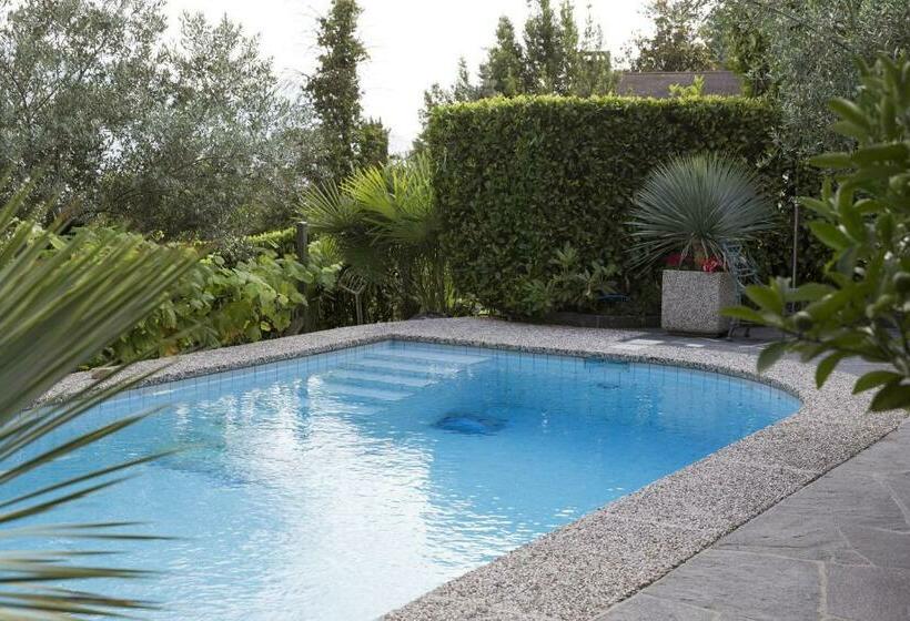 اتاق لوکس با چشمانداز باغ, Boutique Hotel Albergo Brione