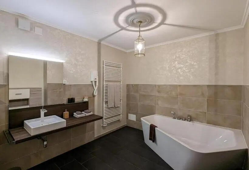 スーペリアージュニアスイート, Boutique Hotel Albergo Brione