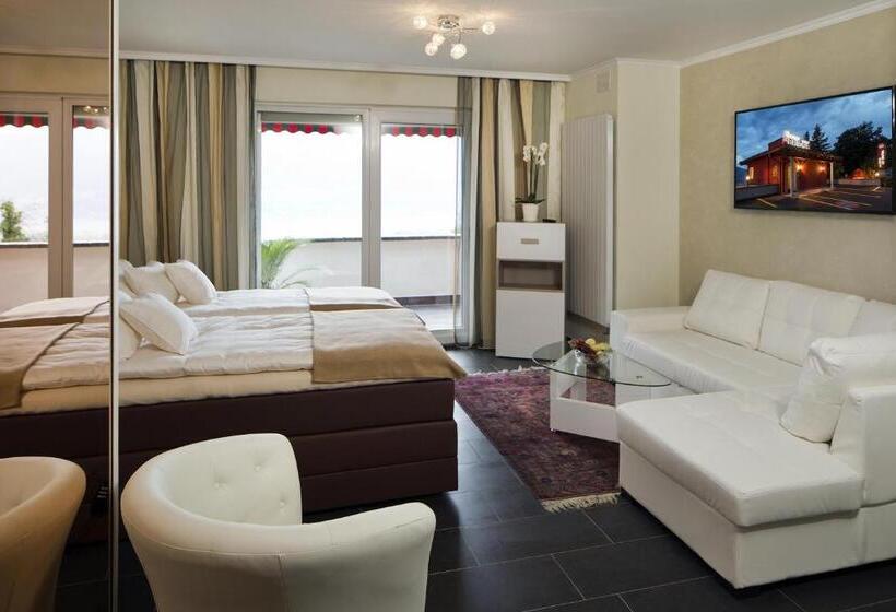 سوییت جونیور با بالکن, Boutique Hotel Albergo Brione