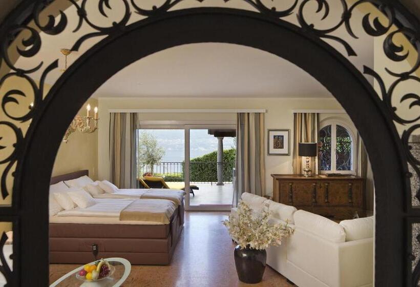 Suite with lake view, Boutique Hotel Albergo Brione