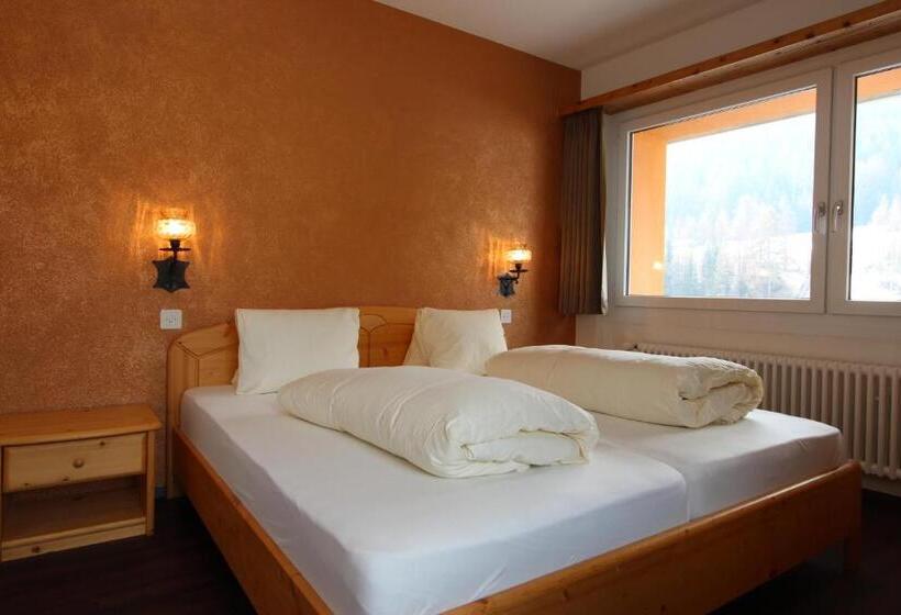 스탠다드 룸, Al Rom