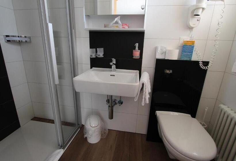 스탠다드 룸, Al Rom