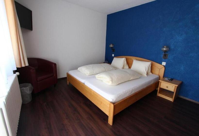 스탠다드 룸, Al Rom