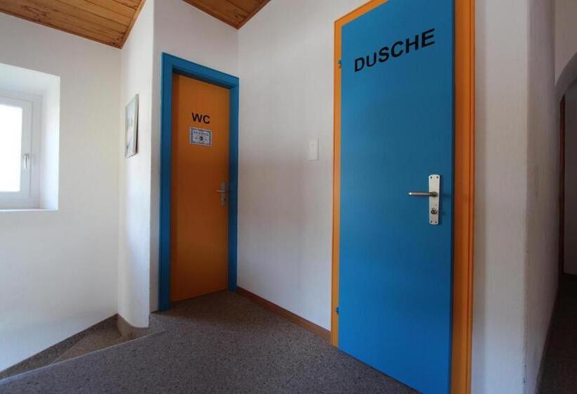 공동 객실, Al Rom