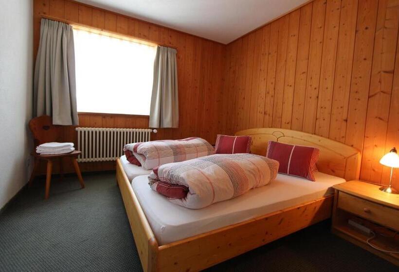 공동 객실, Al Rom