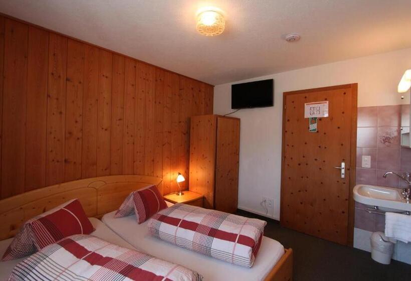 공동 객실, Al Rom