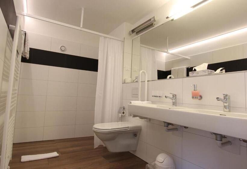 주니어 스위트 발코니, Al Rom