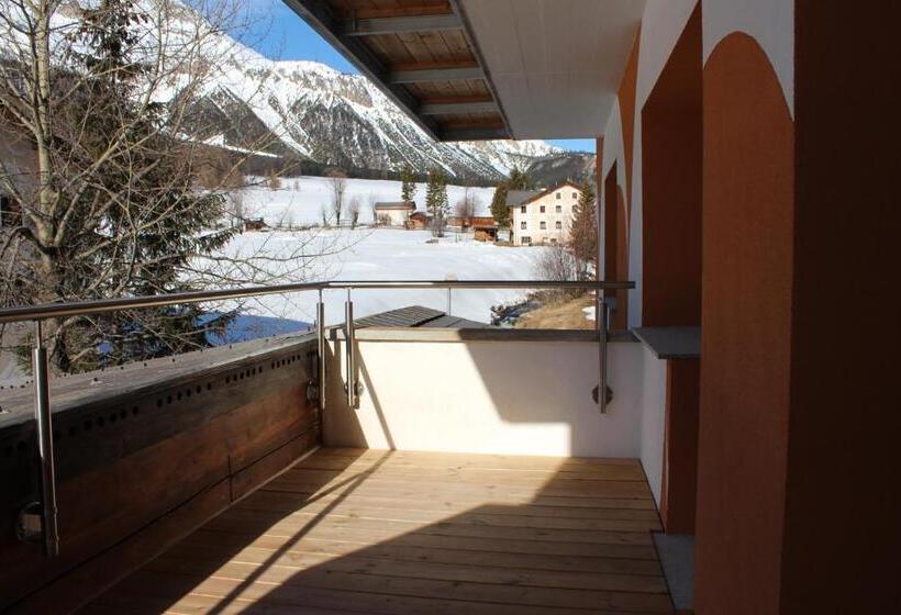 주니어 스위트 발코니, Al Rom