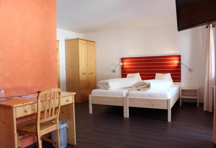 주니어 스위트 발코니, Al Rom