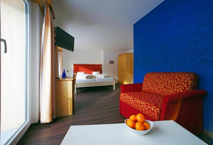 주니어 스위트 발코니, Al Rom