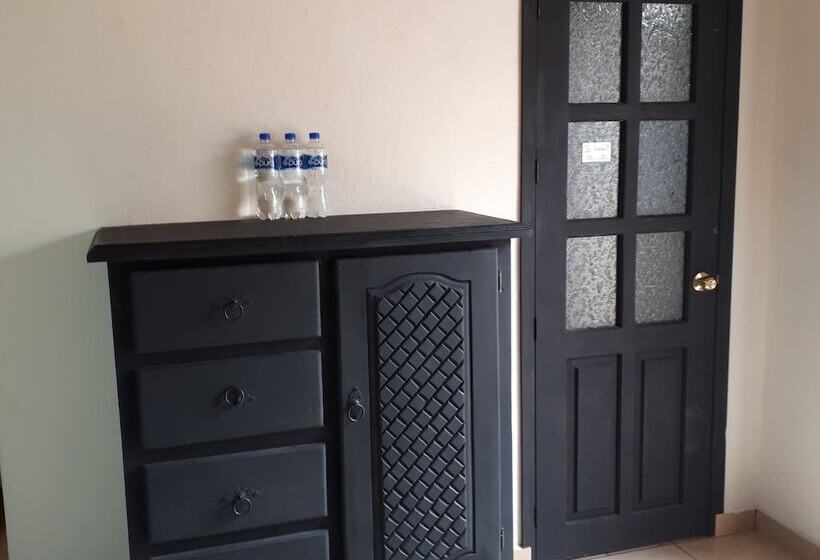 패밀리 룸, Animas 16