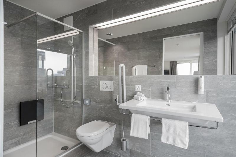 高级大房间, Des Patients