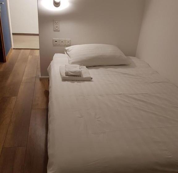 豪华单人间, Elite