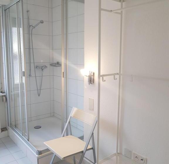 标准单人间, Elite