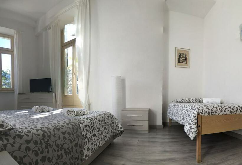 Standard Triple Room with Terrace, Firenze Lugano