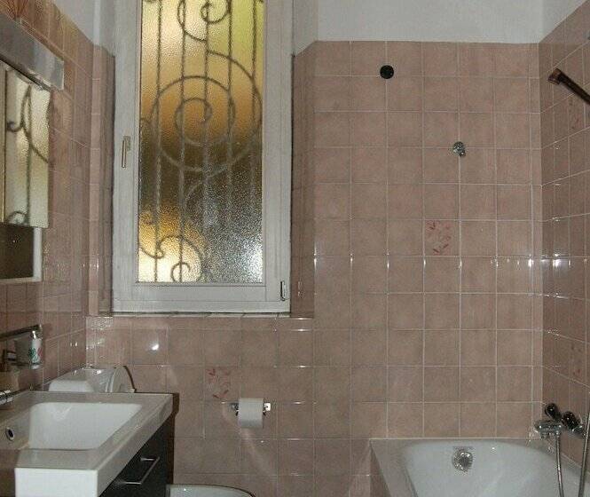 Standard Triple Room with Terrace, Firenze Lugano