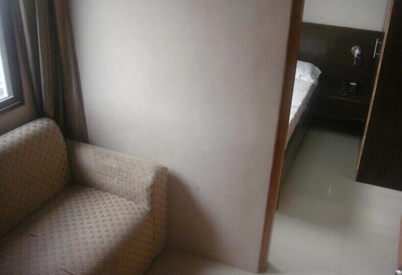 سوییت لوکس, Hidden Pearl