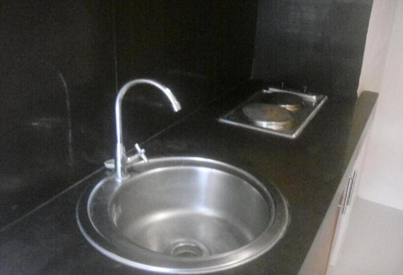 سوئیت با تخت بزرگ, Hidden Pearl