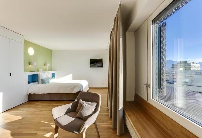 带大床的标准间, Des Patients