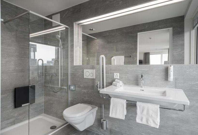 带大床的标准间, Des Patients