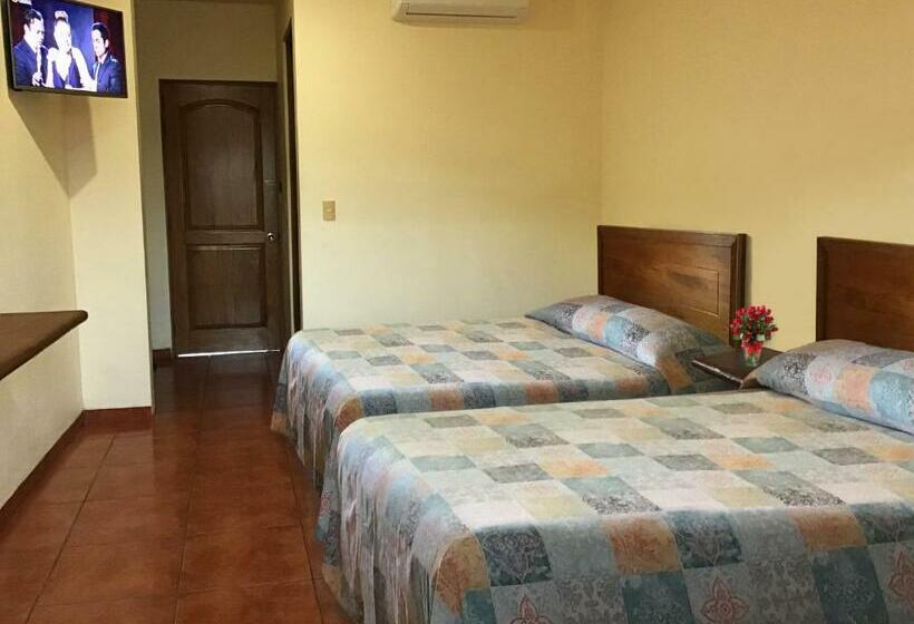 带2个双人床的标准工作室, Huatulco Máxico