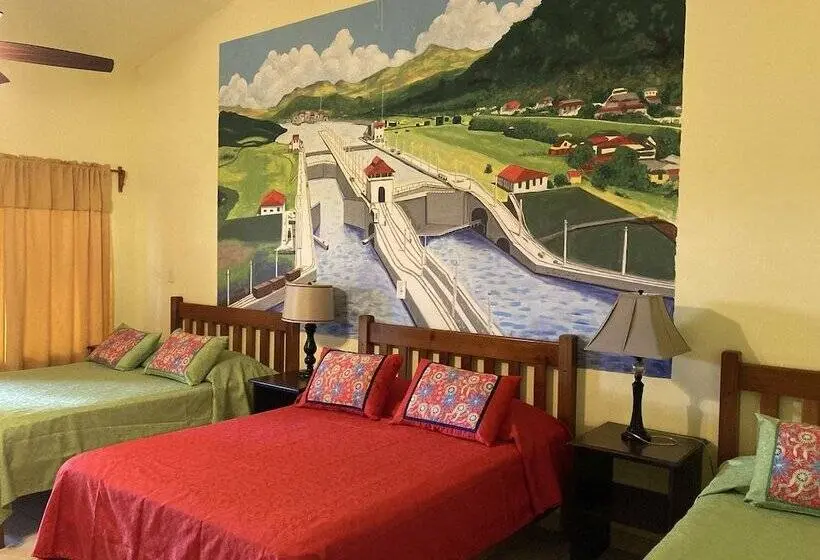 اتاق خانوادگی, Las Lajas Beach Resort
