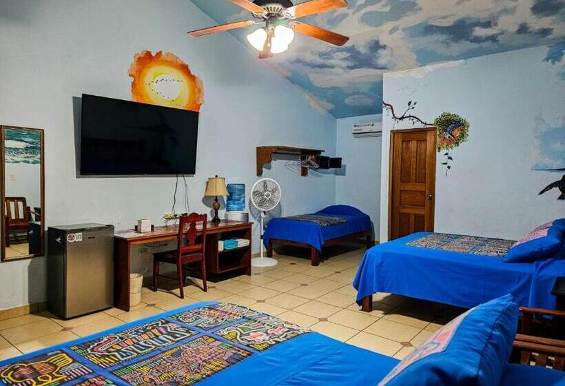 패밀리 주니어 스위트, Las Lajas Beach Resort