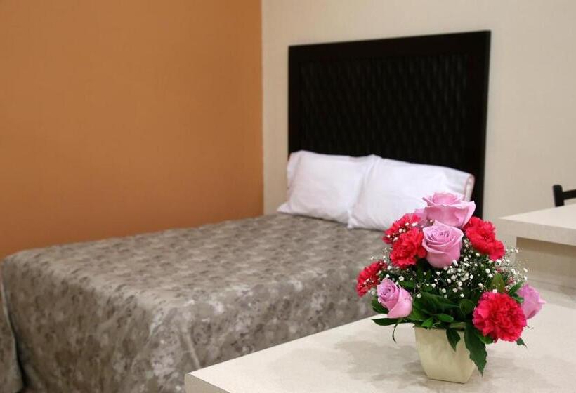 Полулюкс, Plaza Bernal