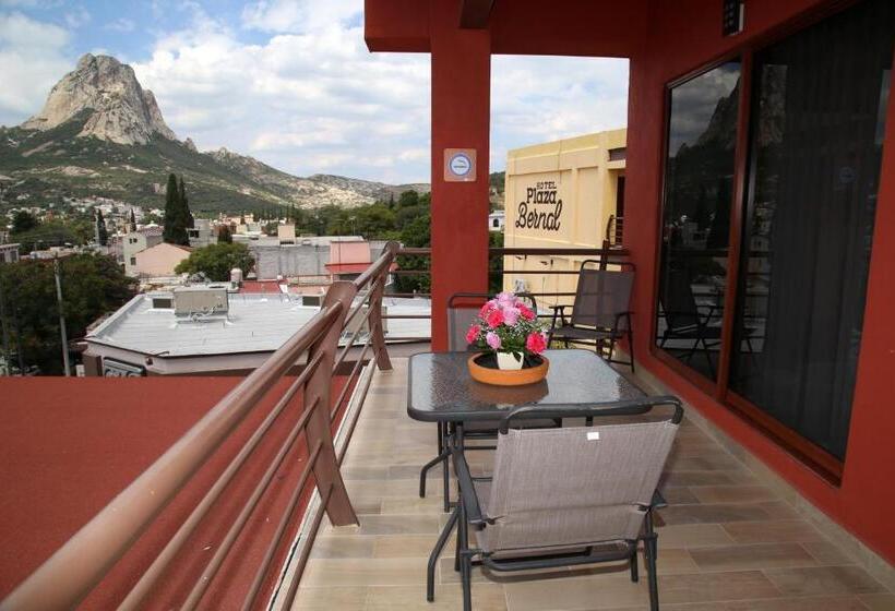 テラス付スイート, Plaza Bernal