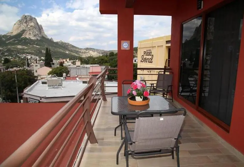 テラス付スイート, Plaza Bernal