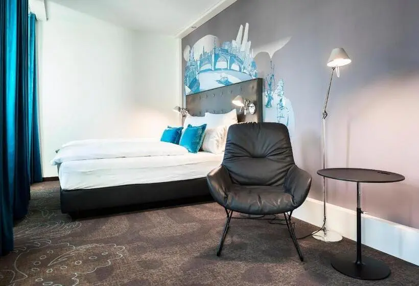 Standard-huone, Motel One Basel