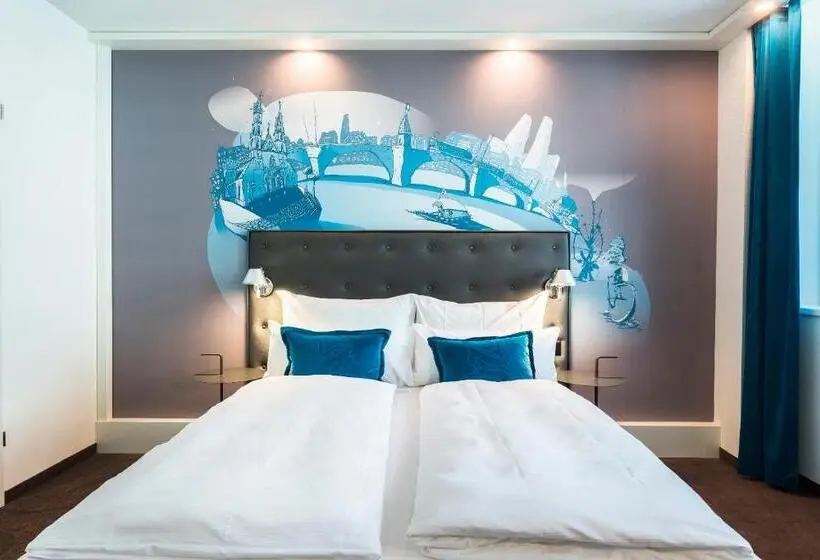 Standard-huone, Motel One Basel