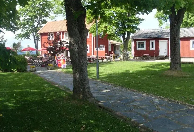 Neljän hengen Economy-huone jaetulla kylpyhuoneella, Strandterrassen Hostel