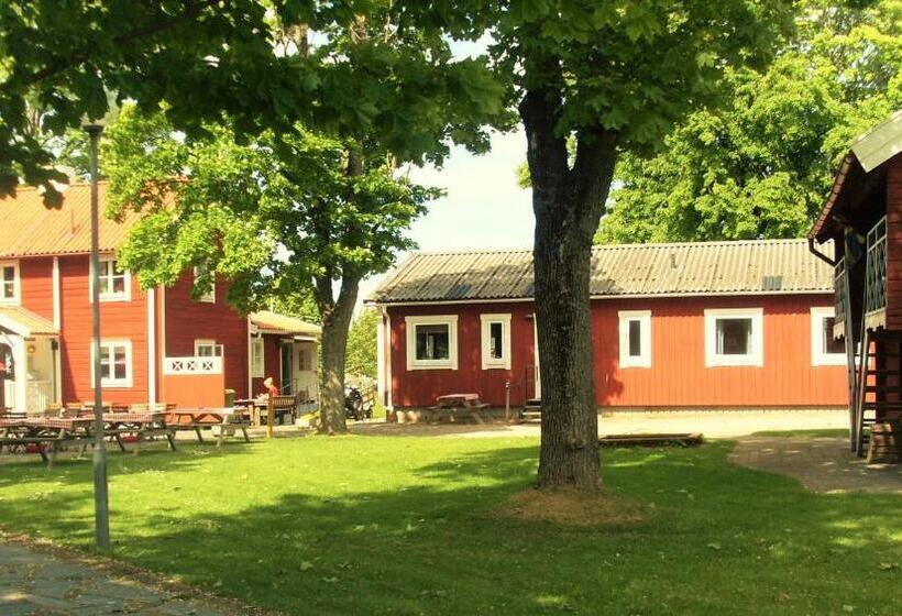 Четырехместный номер эконом класса с общей ванной комнатой, Strandterrassen Hostel
