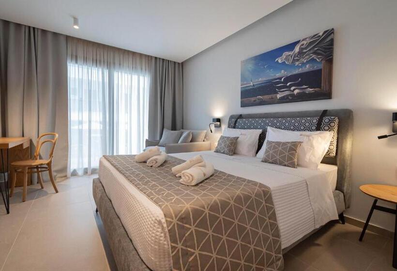 חדר סטנדרט לשלושה עם נוף לבריכה, Elegant Maltepe By Travel Pro Services   Kallithea Halkidiki