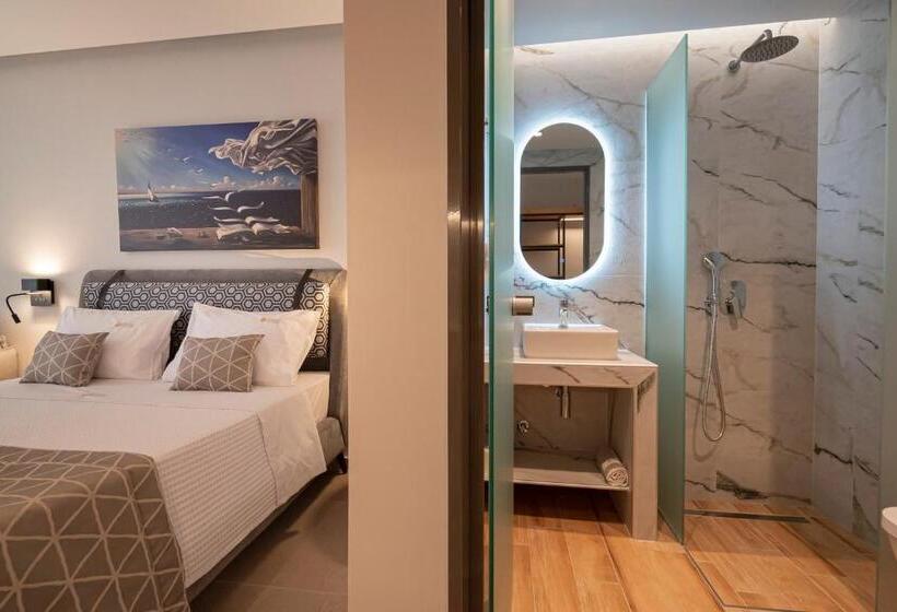 חדר סטנדרט לשלושה עם נוף לבריכה, Elegant Maltepe By Travel Pro Services   Kallithea Halkidiki