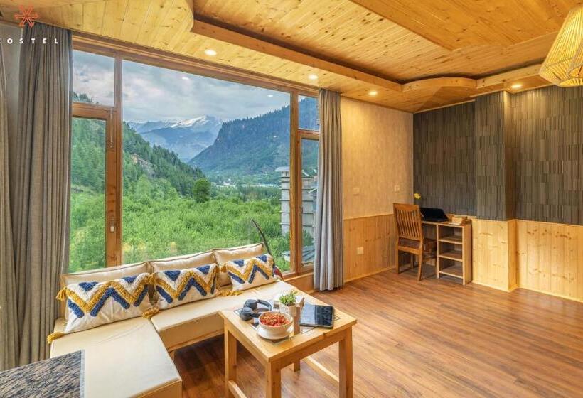 اتاق لوکس, Zostel Old Manali, Goshal Road
