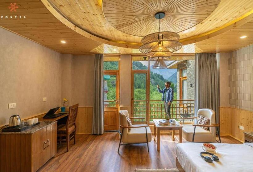 اتاق لوکس با بالکن, Zostel Old Manali, Goshal Road